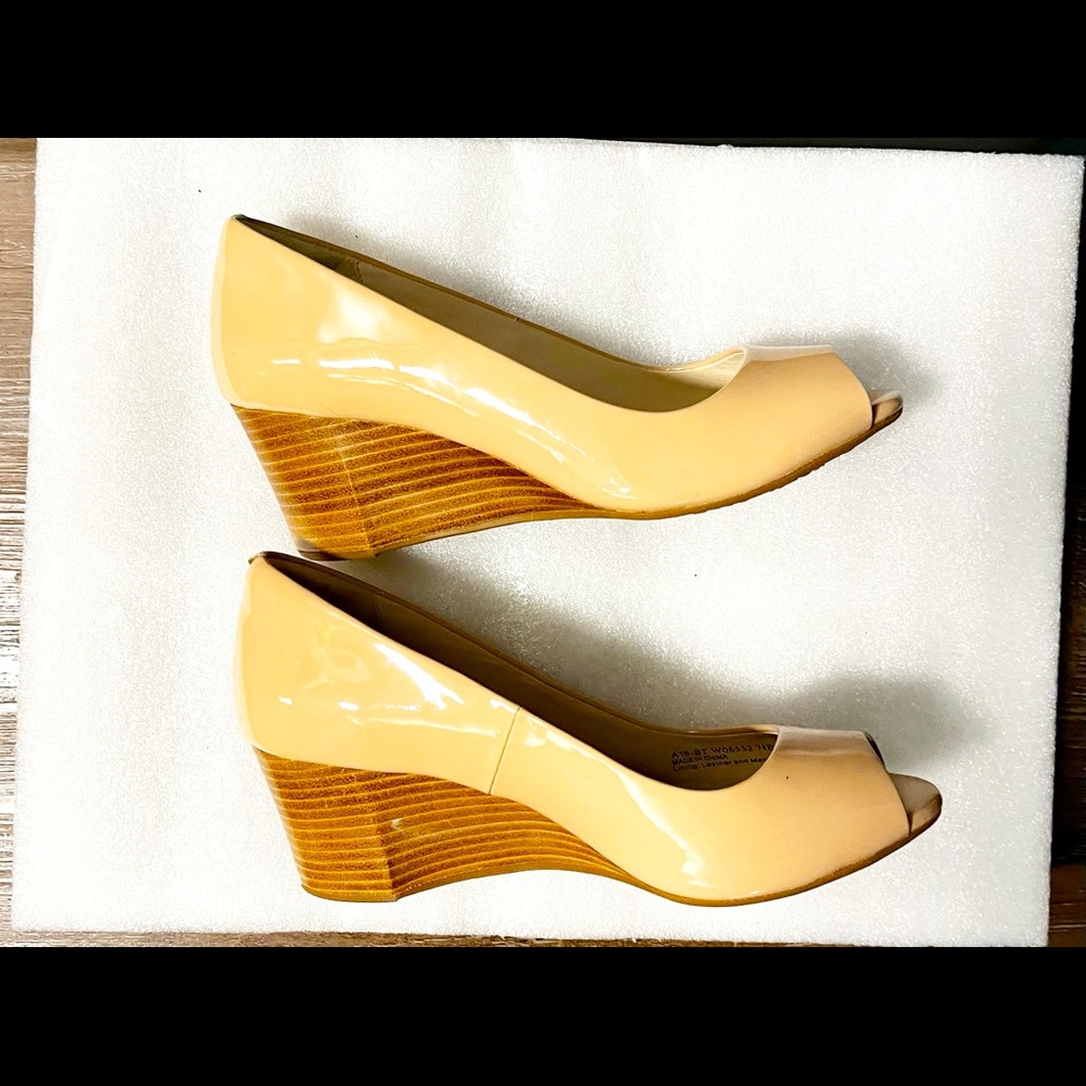 Cole haan est 1928 wedge shoe open toe